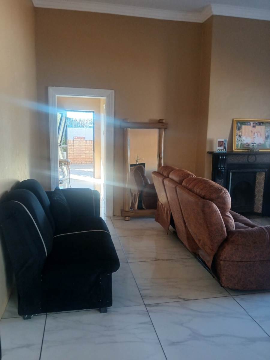 4 Bedroom Property for Sale in Kimberley North Northern Cape
